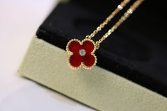 CLOVER NECKLACE GOLD DIAMOND CARNELIAN