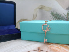 MINI KEY OLIVE LEAF NECKLACE DIAMOND