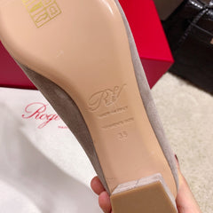 BELLE VIVIER PUMPS IN TAUPE SUEDE TORTOISESHELL BUCKLE