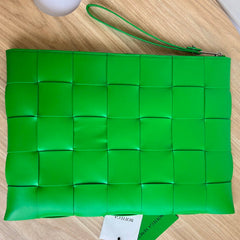 LARGE CASSETTE POUCH 35 IN MALACHITE GREEN CALFSKIN