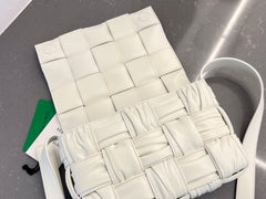 CASSETTE 28 IN WHITE SOFT LAMBSKIN