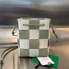 SMALL CASSETTE BUCKET 18 IN XANADU MIX WHITE CALFSKIN