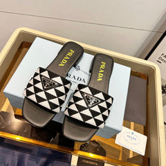 PRA EMBROIDERED SLIDES FLAT BLACK AND WHITE FABRIC