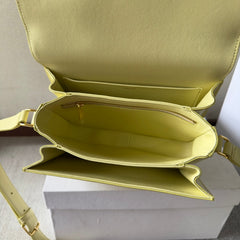 CLASSIQUE TRIOMPHE BAG 22 IN YELLOW CALFSKIN