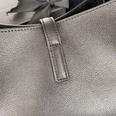 LE 5 À 7 SMALL SUPPLE 23 IN GRAY LAMBSKIN GOLD BUCKLE