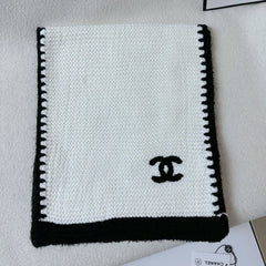 CHANEL 25S SCARF 200 IN CASHMERE 740364