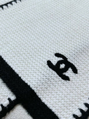 CHANEL 25S SCARF 200 IN CASHMERE 740364