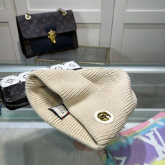 BEANIE HAT IN WHITE WOOL 395840