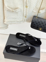 THONG SANDALS IN BLACK VELVET EMBOSSED CRYSTAL