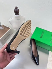 HIGH PUMP IN BLACK SHINY CALFSKIN