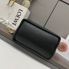 LOEWE SQUEEZE BAG 34 IN BLACK LAMBSKIN