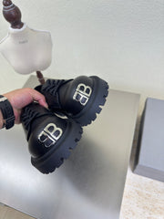 STOMPER DERBY IN BLACK SOFT BULLSKIN