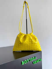 BOTTEGA VENETA 25S DUSTBAG MEDIUM 32 IN LEMON YELLOW CALFSKIN