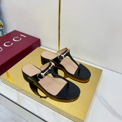 GG THONG SANDALS 25S IN BLACK LAMBSKIN WITH GOLD HARDWARE