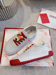 VIV' SKATE WHITE LEATHER SNEAKERS WITH RED LACES AND CARTOON CHARMS