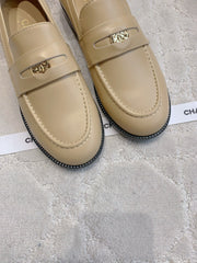 CHANEL 25S MOCCASINS IN BEIGE CALFSKIN GOLD HARDWARE