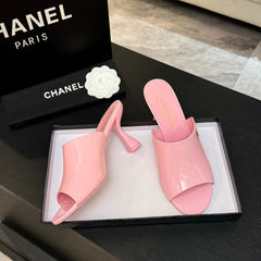 PEEP TOE MULE 85MM IN PINK PATENT CALFSKIN
