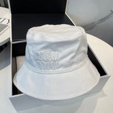 MM BUCKET IN WHITE VELVET WITH LOGO