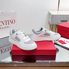 VALENTINO 25S GARAVANI FREEDOTS SNEAKERS IN WHITE MIX GREY LAMBSKIN