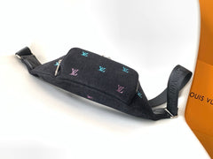 LV 25S DYNAMIC DENIM EMBROIDERED BUMBAG 37 IN BLACK CANVAS