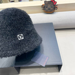 BUCKET HAT IN BLACK RABBIT FUR 404833