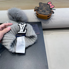 KNITTED BEANIE HAT IN GRAY WOOL 413367