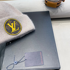 KNITTED BEANIE HAT IN LIGHT BEIGE WOOL AND RABBIT FUR 417756