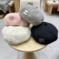 BERET HAT IVORY WITH LOGO 672660