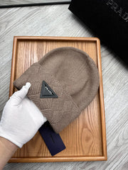 BEANIE HAT IN MEDIUM BROWN WOOL AND RABBIT FUR 436401