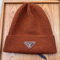 BEANIE HAT IN UMBER BROWN WOOL 332398