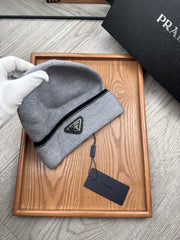 BEANIE HAT IN DOVE GRAY WOOL 349650