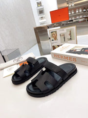 CHYPRE SANDAL IN BLACK CALFSKIN 186752