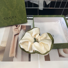 SCRUNCHIE IN CREAM AND GREEN TRIM SILK 432903