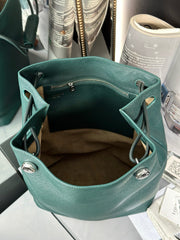 PEBBLE HOBO 40 IN GREEN FOREST SUPPLE GRAINED CALFSKIN