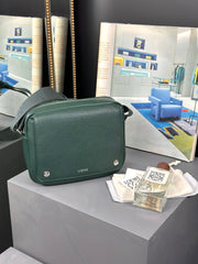 MEDIUM 23 PEBBLE MESSENGER BAG IN FOREST GREEN SUPPLE GRAINED CALFSKIN