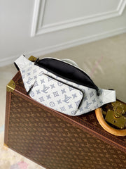 RUSH BUMBAG 30 IN WHITE MONOGRAM SHADOW CALFSKIN