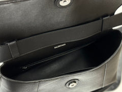 DOWNTOWN M CROSSBODY BAG 32 IN BLACK SOFT LAMBSKIN