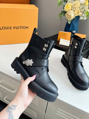 LV WOMEN'S BEAUBOURG ANKLE BOOT IN BLACK CALFSKIN