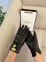 GLOVES IN BLACK LAMBSKIN WITH GOLD HARDWARE 465064