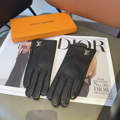 LV GLOVES IN BLACK LAMBSKIN 462302