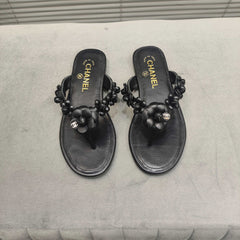 THONG SLIPPERS CAMELLIA IN BLACK SOFT LEATHER