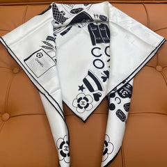 CHANEL 25S SCARF 90 IN SILK 703697