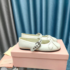 GHOST WHITE BALLET SHOES COWHIDE WITH BUTTON
