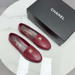 CC LOAFERS 25S IN DARK RED CALFSKIN GOLD HARDWARE WITH STONES