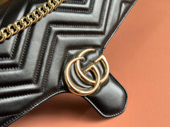 MARMONT SHOULDER BAG 40 IN BLACK CALFSKIN GOLD CHAIN