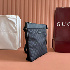 MEDIUM CROSS MESSENGER BAG 29 IN BLACK FABRIC