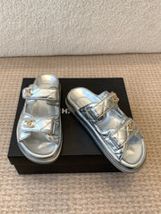 DAD SANDAL IN SILVER SHEEPSKIN MULE