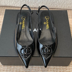 FLAT SLINGBACKS IN BLACK PATENT CALFSKIN