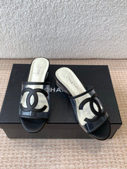 SLIDE SANDALS IN BLACK LAMBSKIN WITH TRANSPARENT PVC