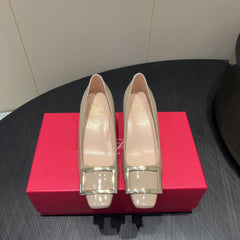 ROGER VIVIER 25S BELLE VIVIER PUMPS 45MM IN NUDE CALFSKIN GOLD BUCKLE